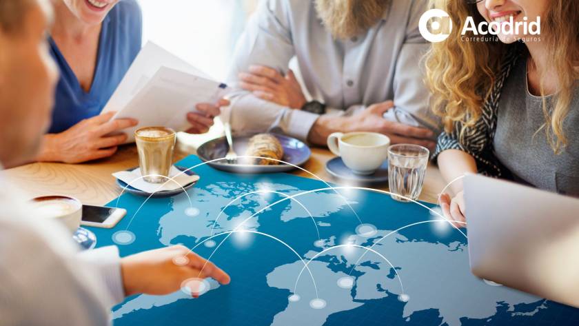 Revisión de seguros con clientes internacionales Acodrid